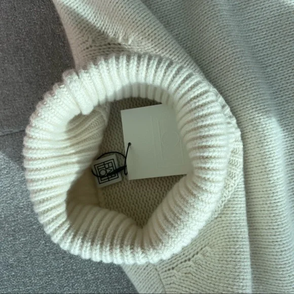 Toteme brand new white wool cashmere sweater - Picture 11 of 12